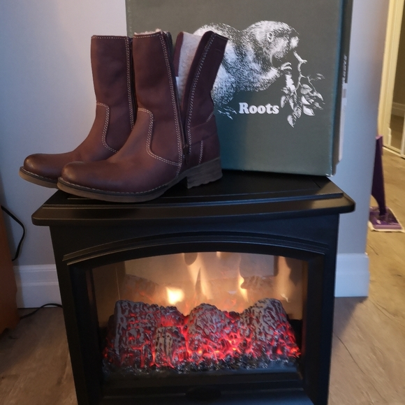Roots boots mint condition.